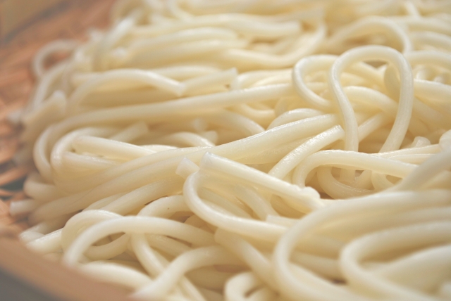 細うどん