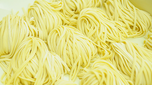 Read more about the article パスタ製麺機デモンストレーション - 香川